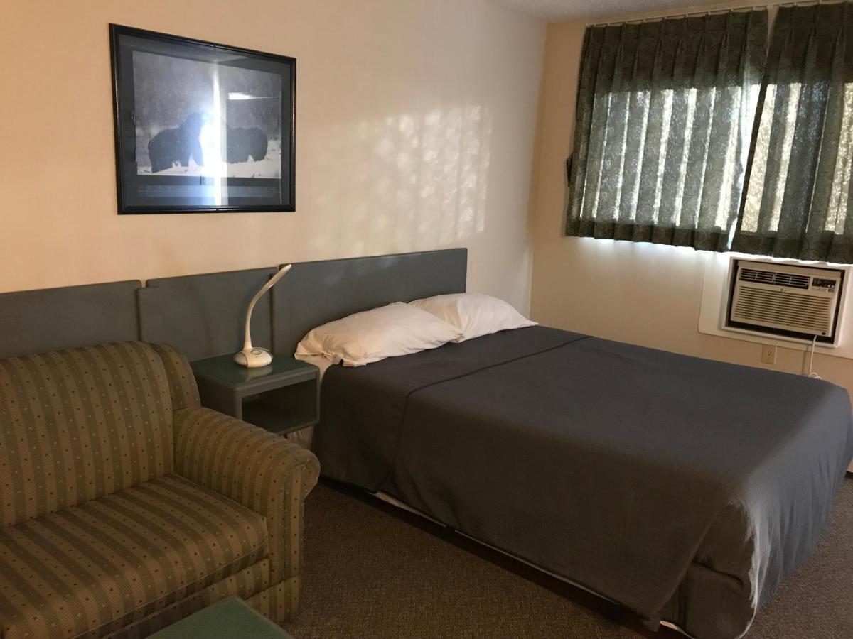 Plains Motor Inn Stettler Екстериор снимка