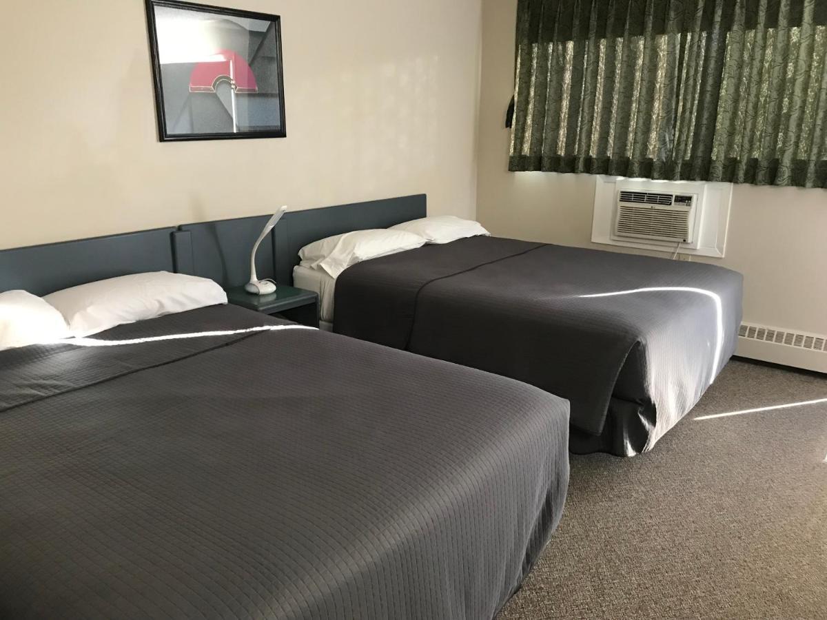 Plains Motor Inn Stettler Екстериор снимка