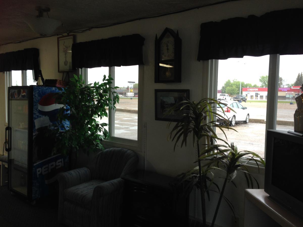 Plains Motor Inn Stettler Екстериор снимка