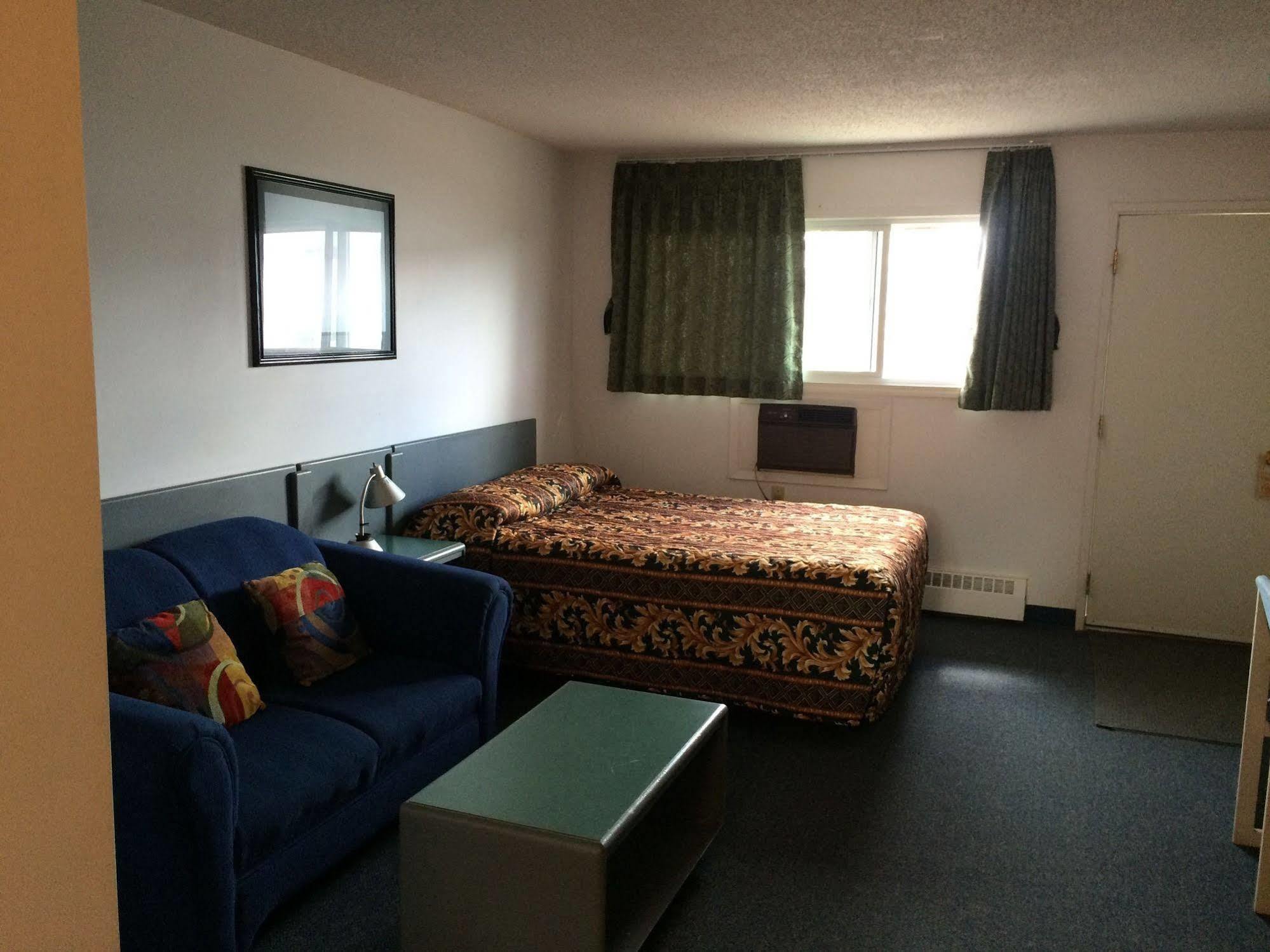 Plains Motor Inn Stettler Екстериор снимка