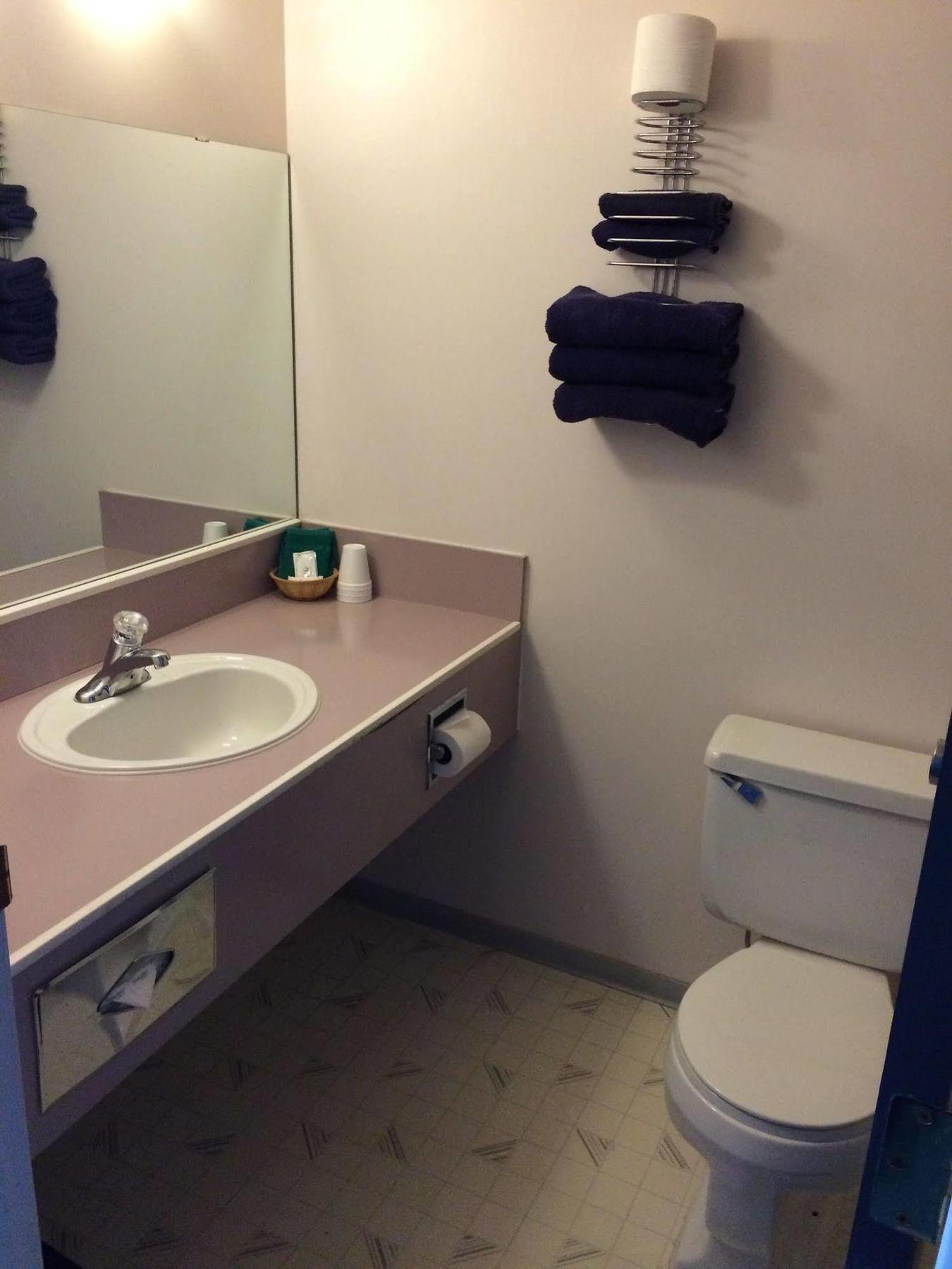 Plains Motor Inn Stettler Екстериор снимка