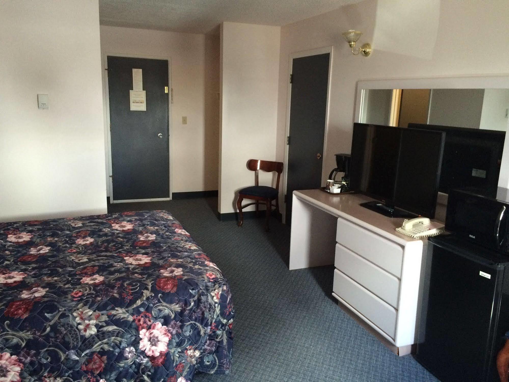 Plains Motor Inn Stettler Екстериор снимка