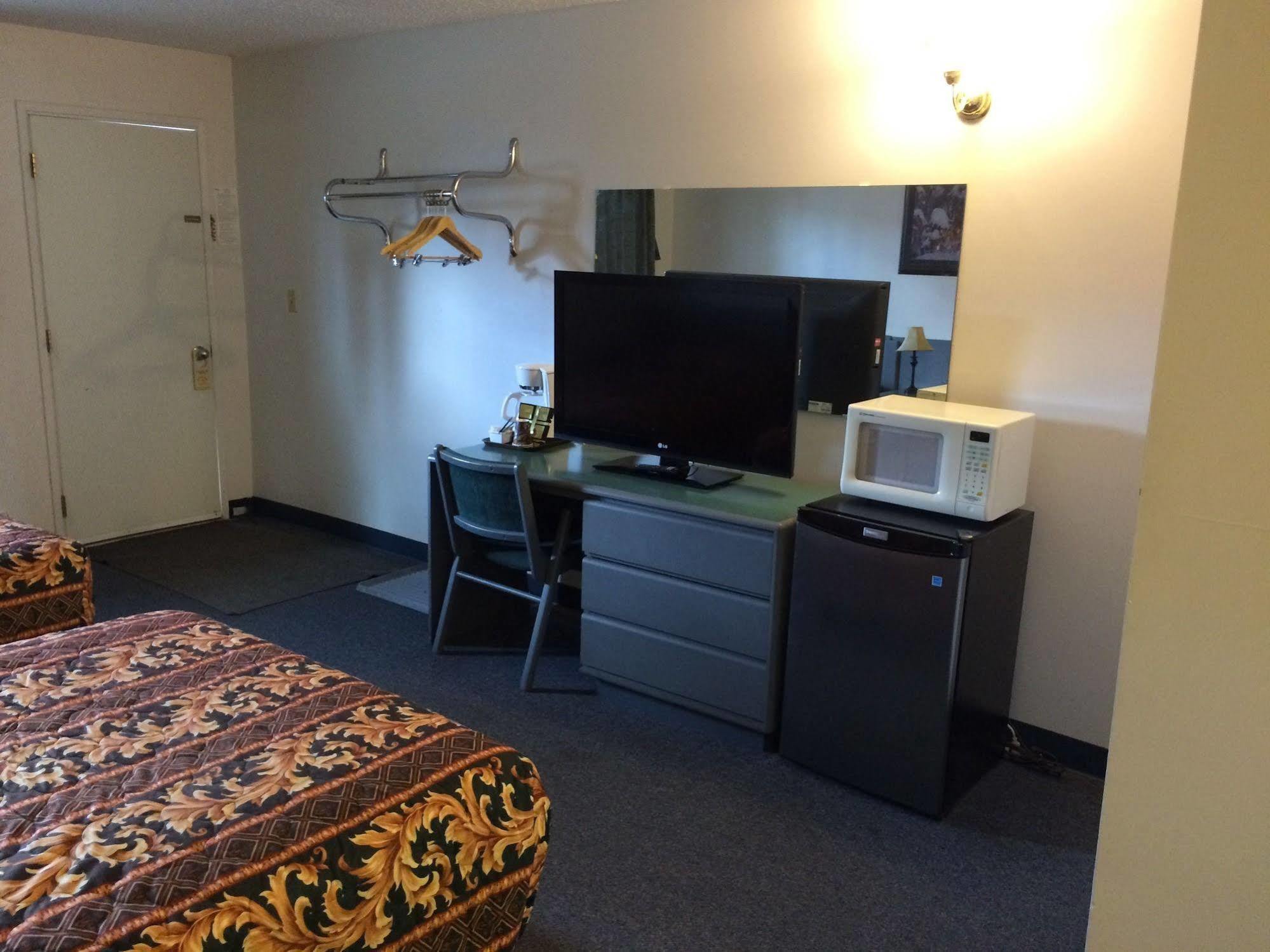 Plains Motor Inn Stettler Екстериор снимка