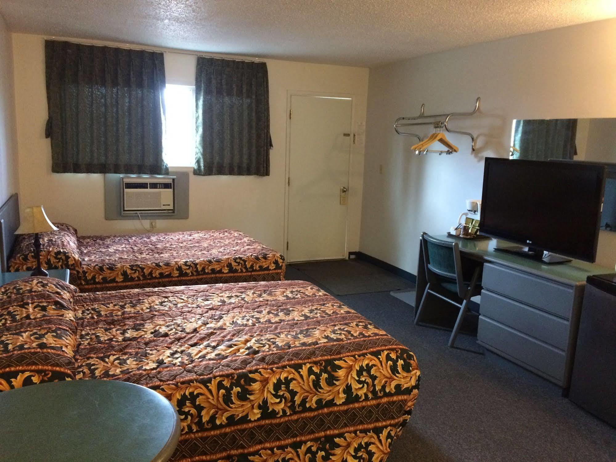 Plains Motor Inn Stettler Екстериор снимка
